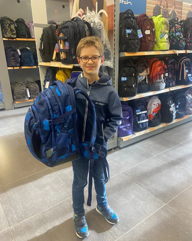 🎉 Unsere Büchertaschen-Gewinnspielaktion ist vorbei und wir haben drei glückliche Gewinner! 🥳
📚 Herzlichen Glückwunsch an:
1️⃣ Lukas
2️⃣ Nella
3️⃣ Niklas
Ihr habt euch eine richtig coole Büchertasche gesichert! 🎒👏
Danke an alle, die mitgemacht haben – ihr seid der Wahnsinn!💛
#QuadroSchweinfurt #Gewinnspiel #Büchertasche #Glückspilze #Danke